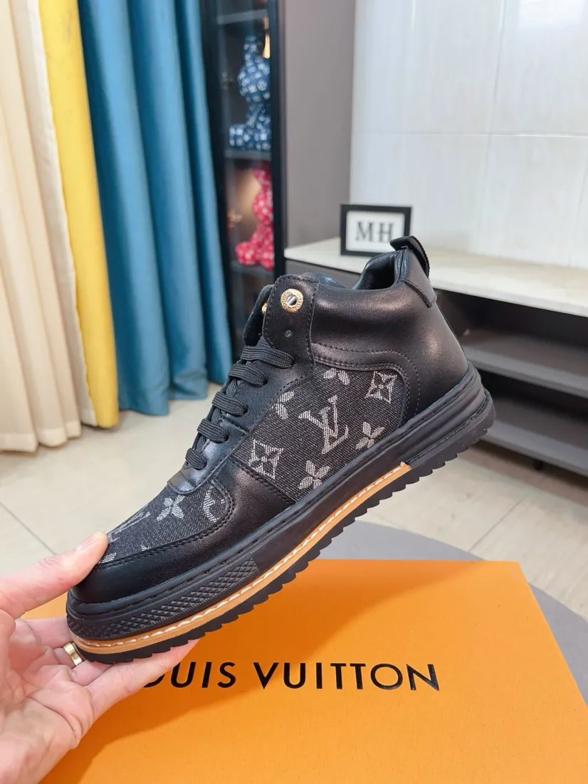 Ex-factory price 420🌹🌹[LV] The latest masterpiece of high-top men's shoes: the upper is made of Italian imported first-layer cowhide with special materials➕full genuine leather lining🔥, making walking more convenient and comfortable! Exclusive new style, stunning work [color]! Create a fashionable personality to set off your uniqueness! A must-have for trendy men! Classic🔥Number: 38-44